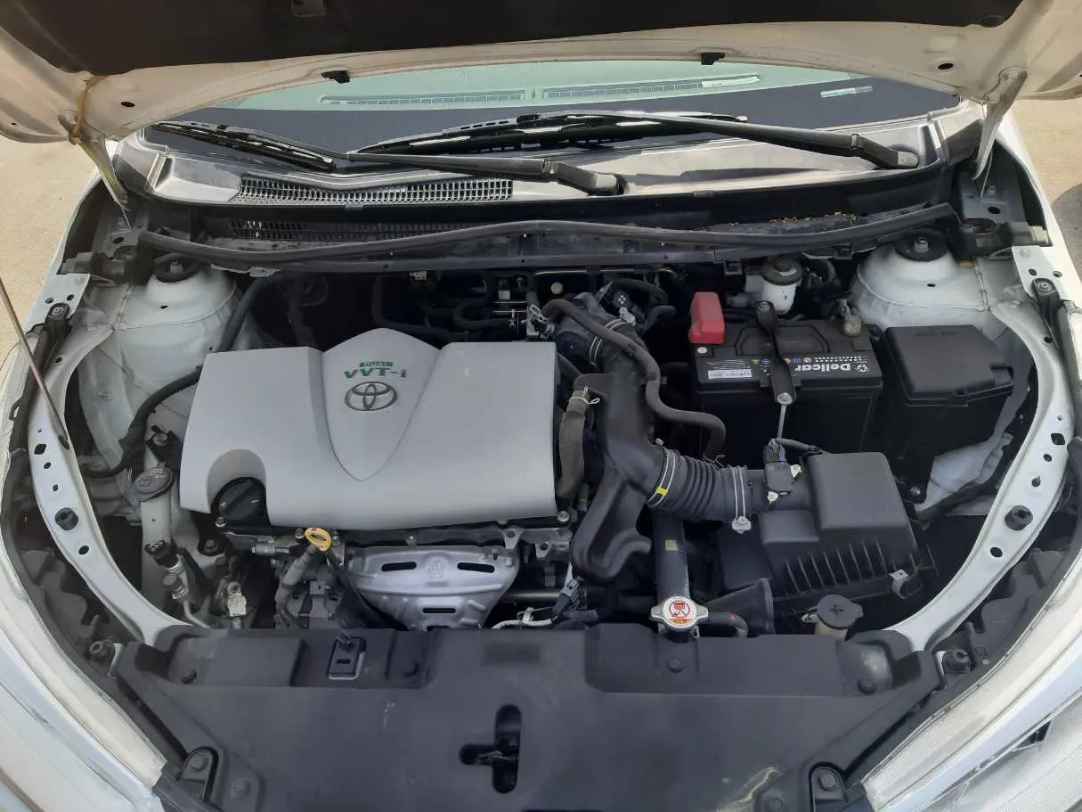 Car image 19