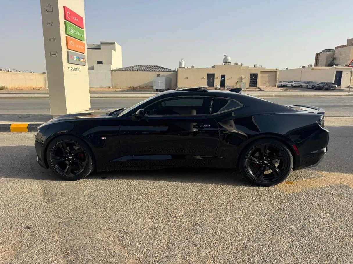 Car image 8