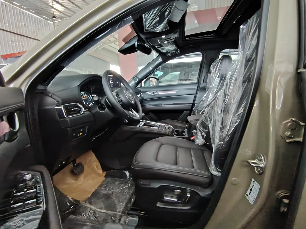 Car image 13