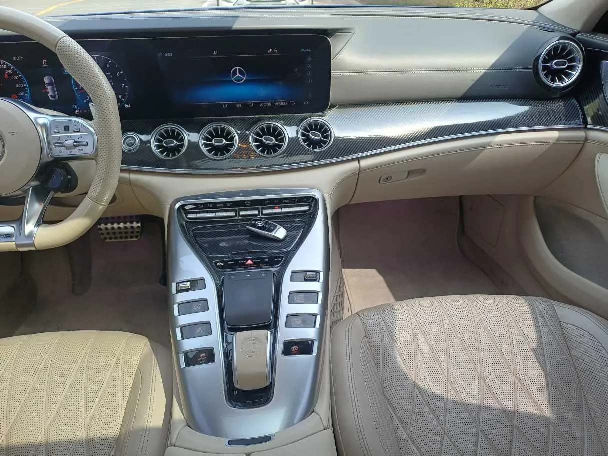 Car image 15