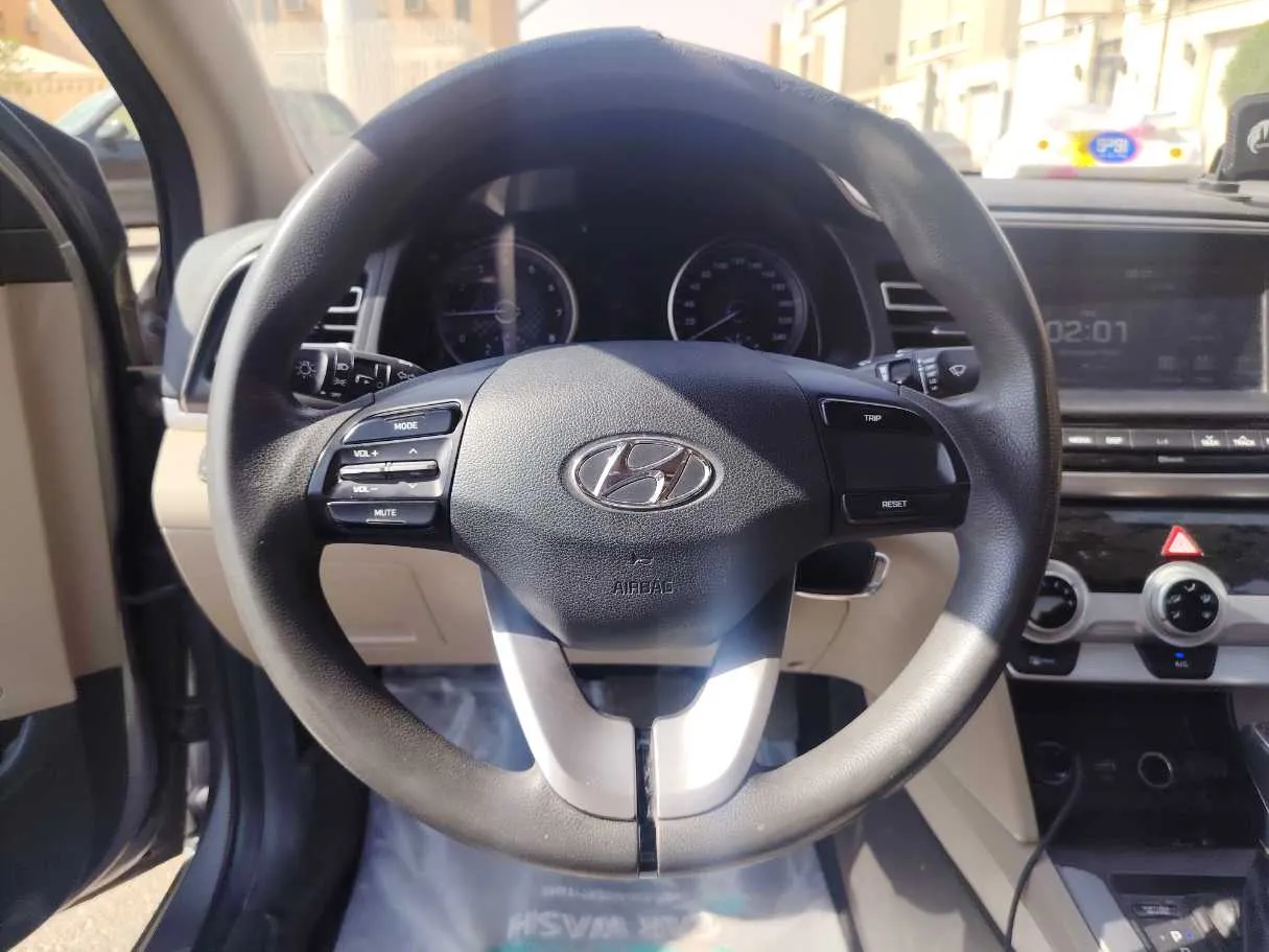 Car image 23
