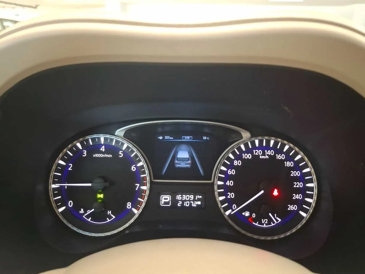 Car image 20