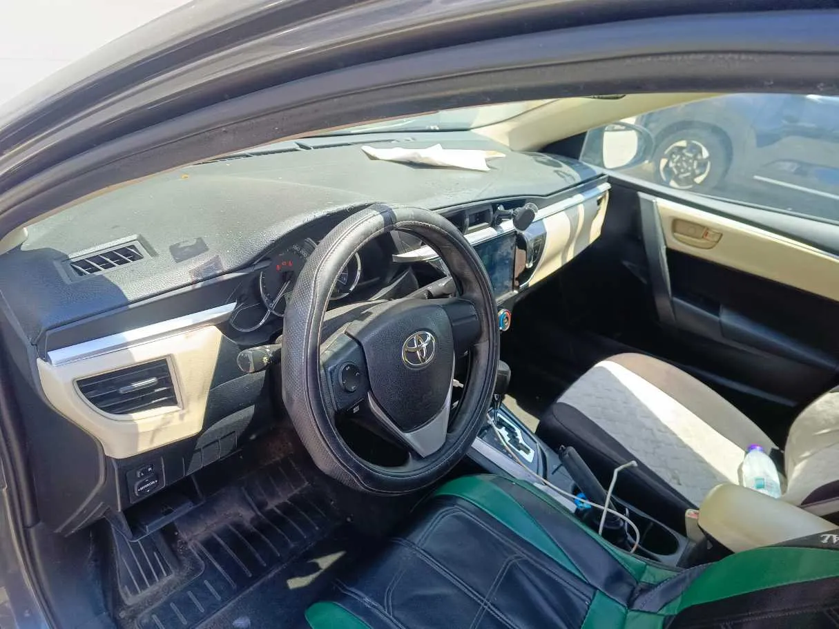 Car image 12