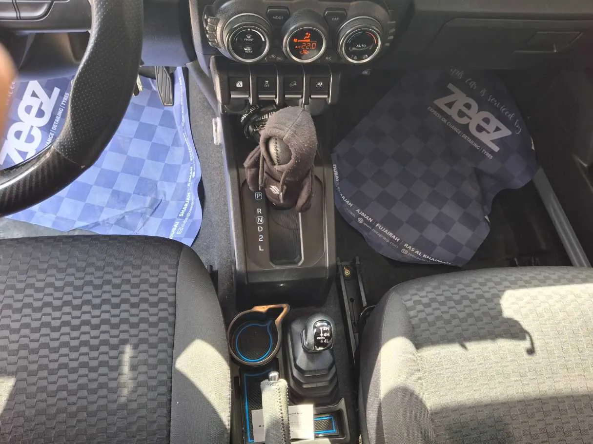 Car image 15