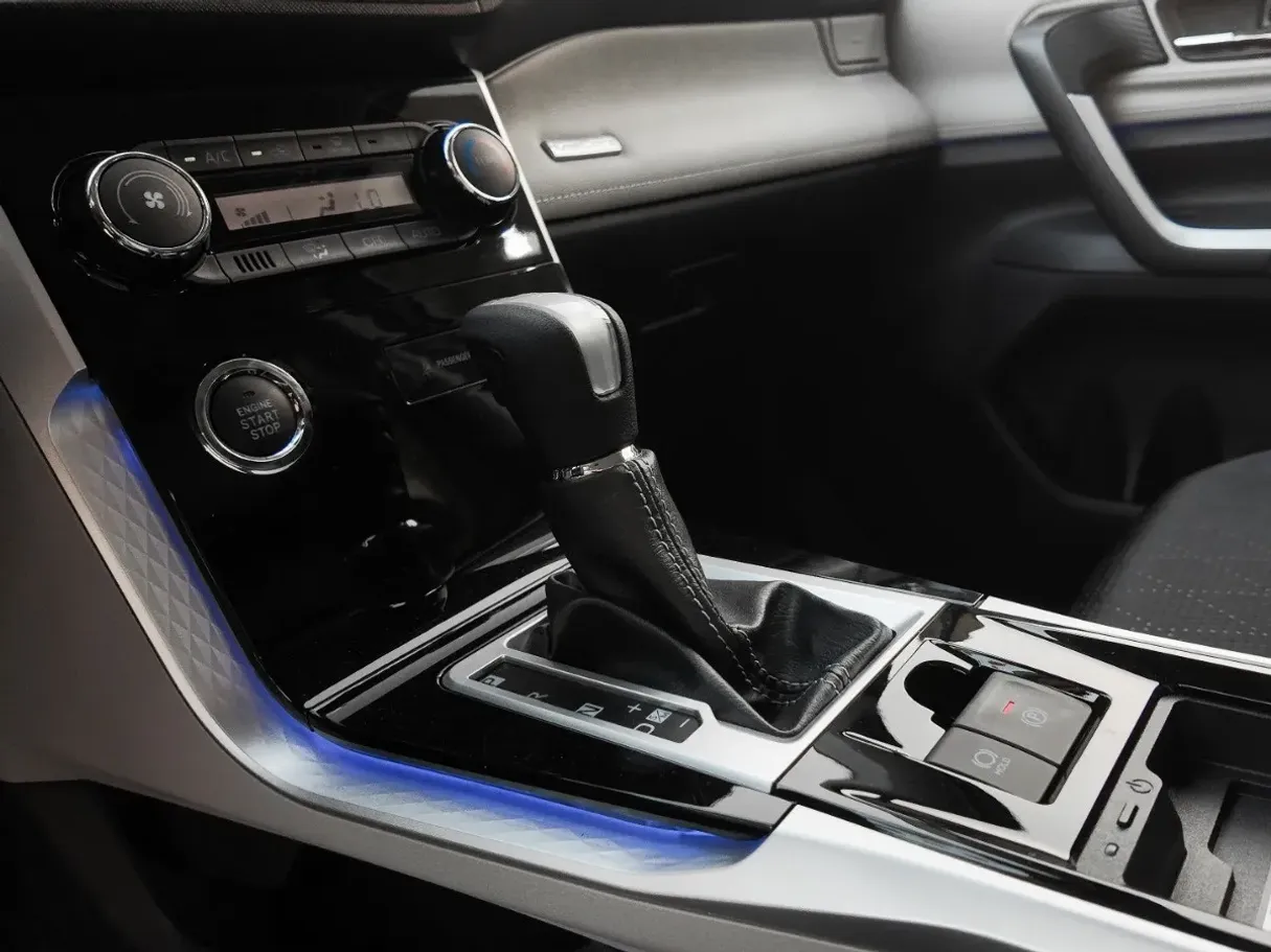Car image 10