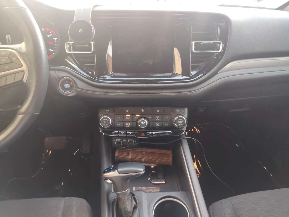Car image 18