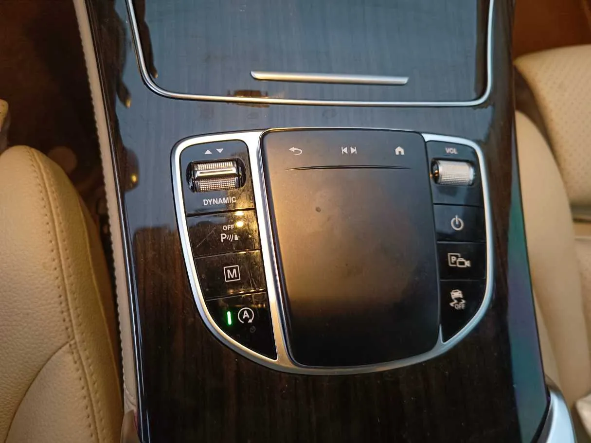Car image 23