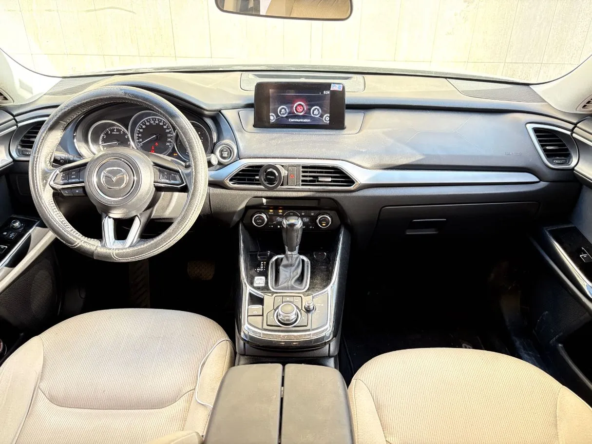 Car image 18