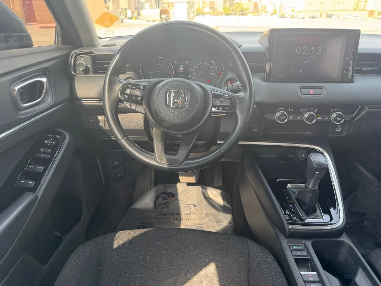 Car image 18