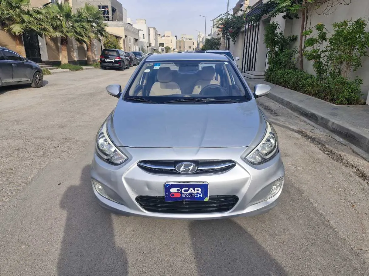 Car image 2