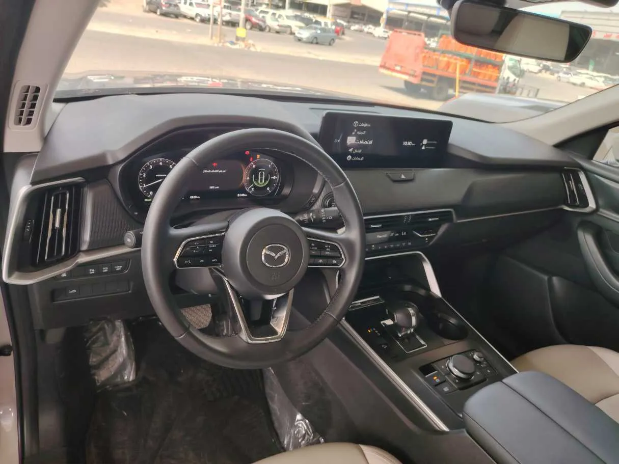 Car image 15