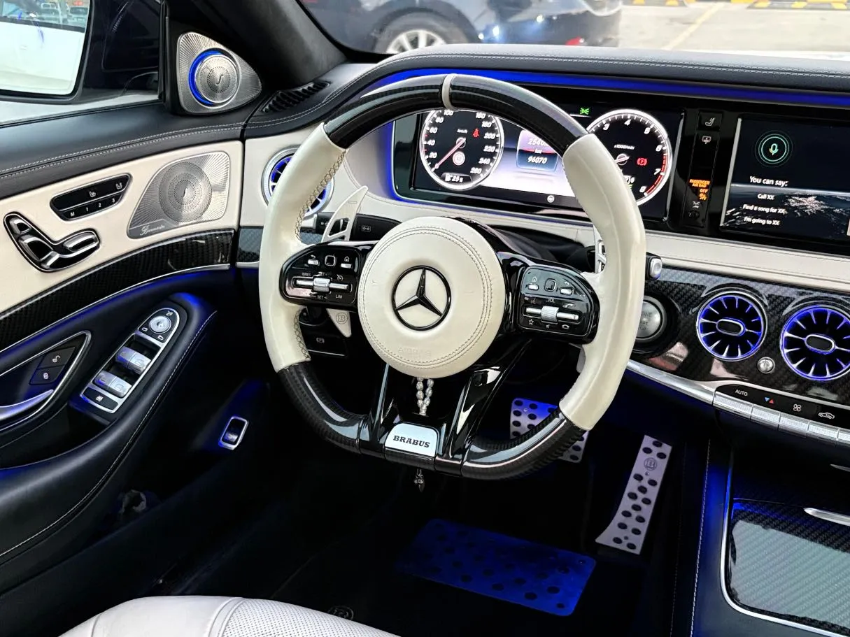 Car image 21