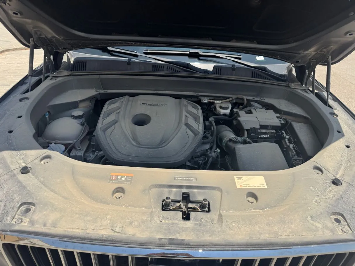 Car image 24