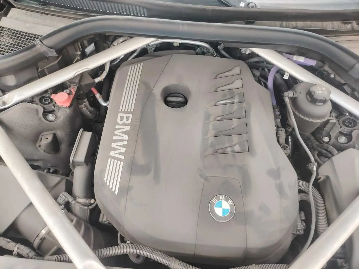 Car image 32