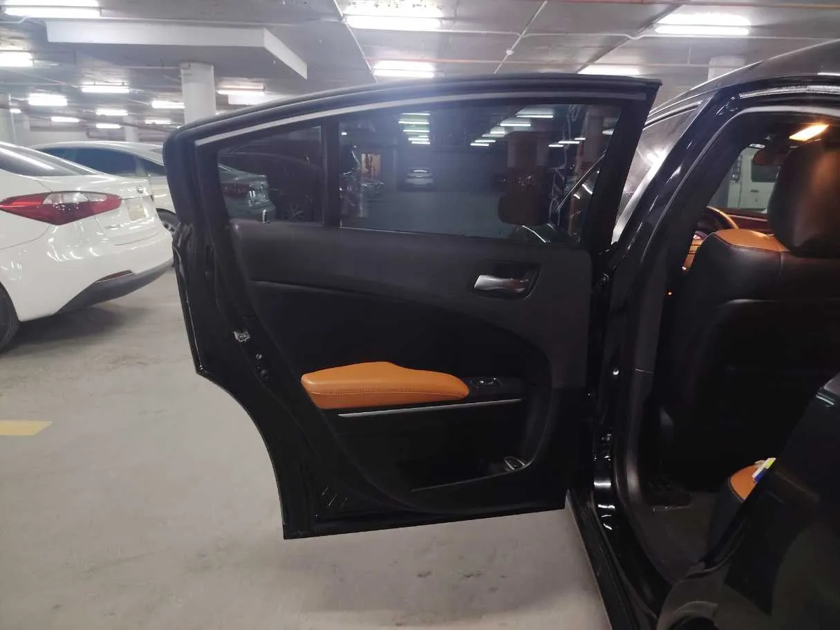 Car image 15