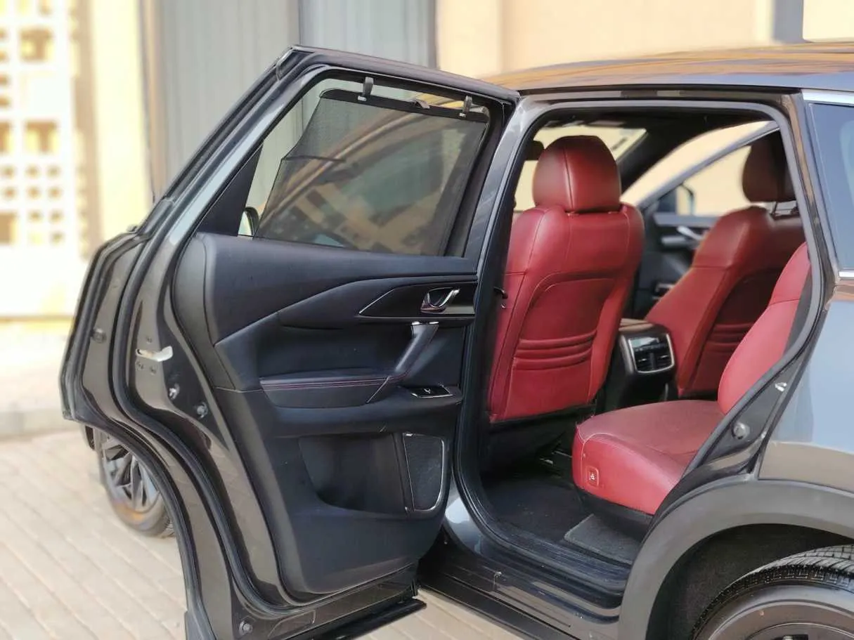 Car image 13