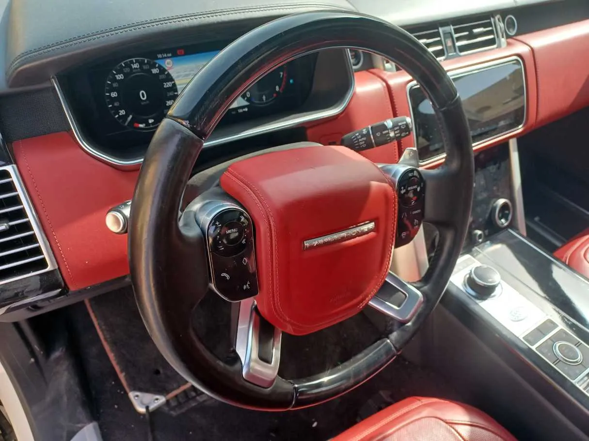 Car image 19