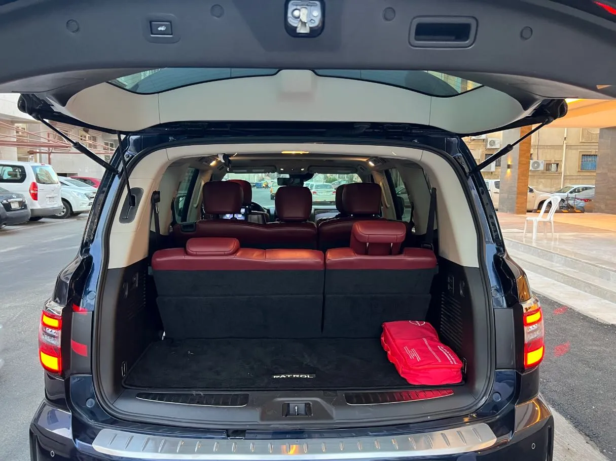 Car image 26