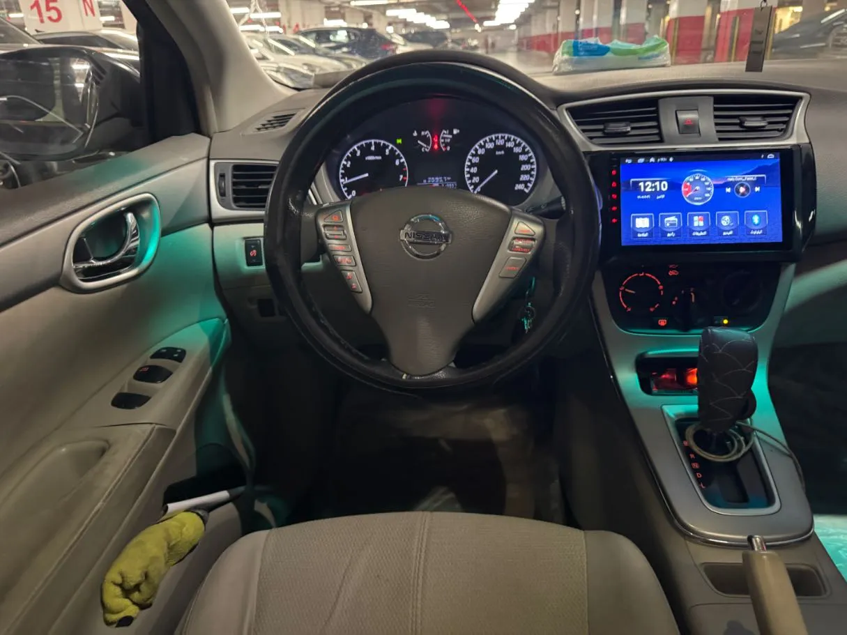 Car image 16