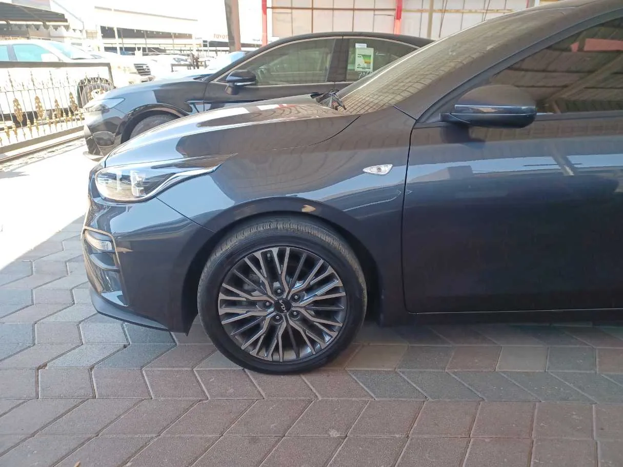 Car image 7