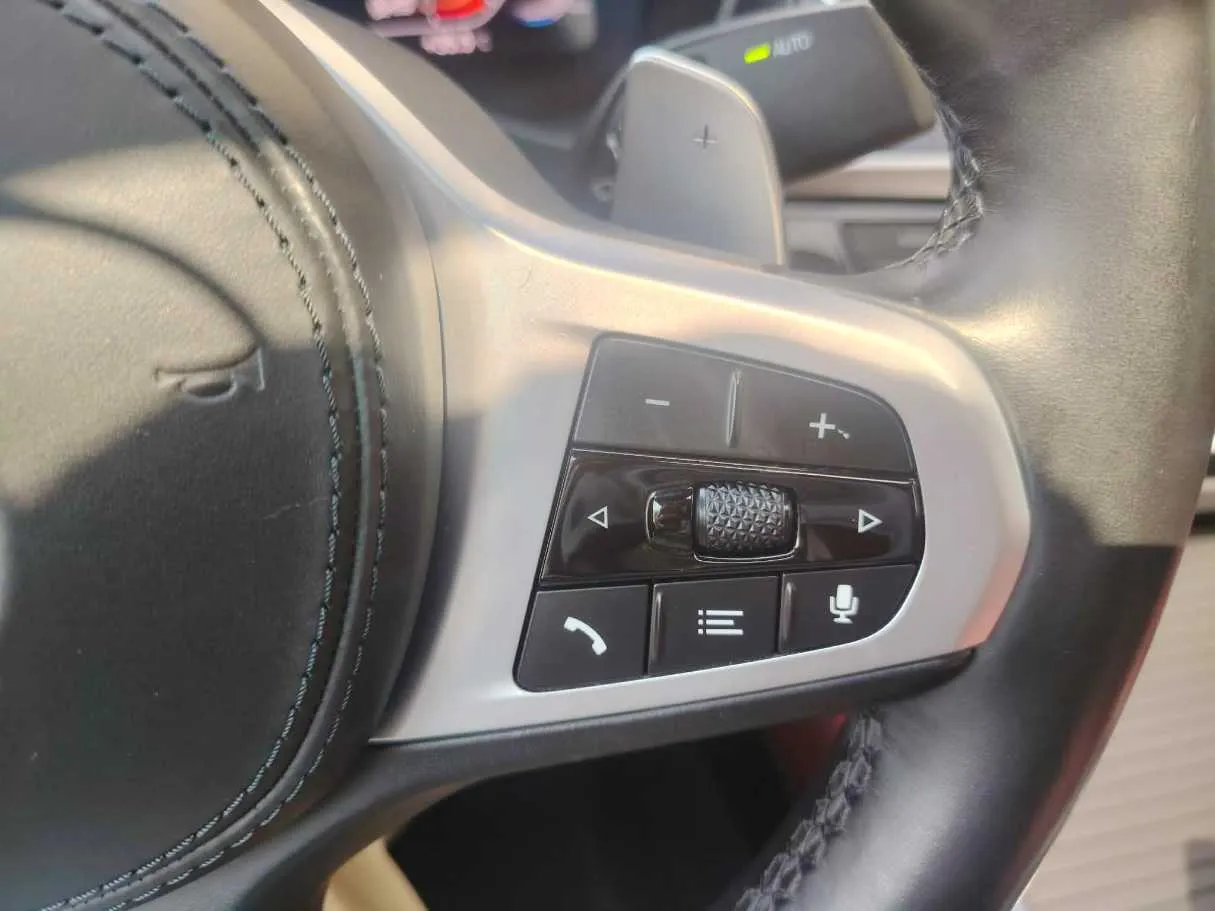 Car image 39