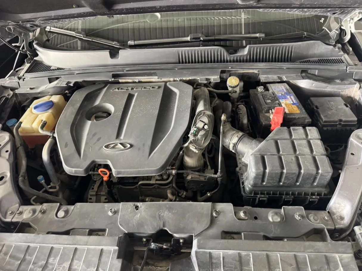 Car image 19