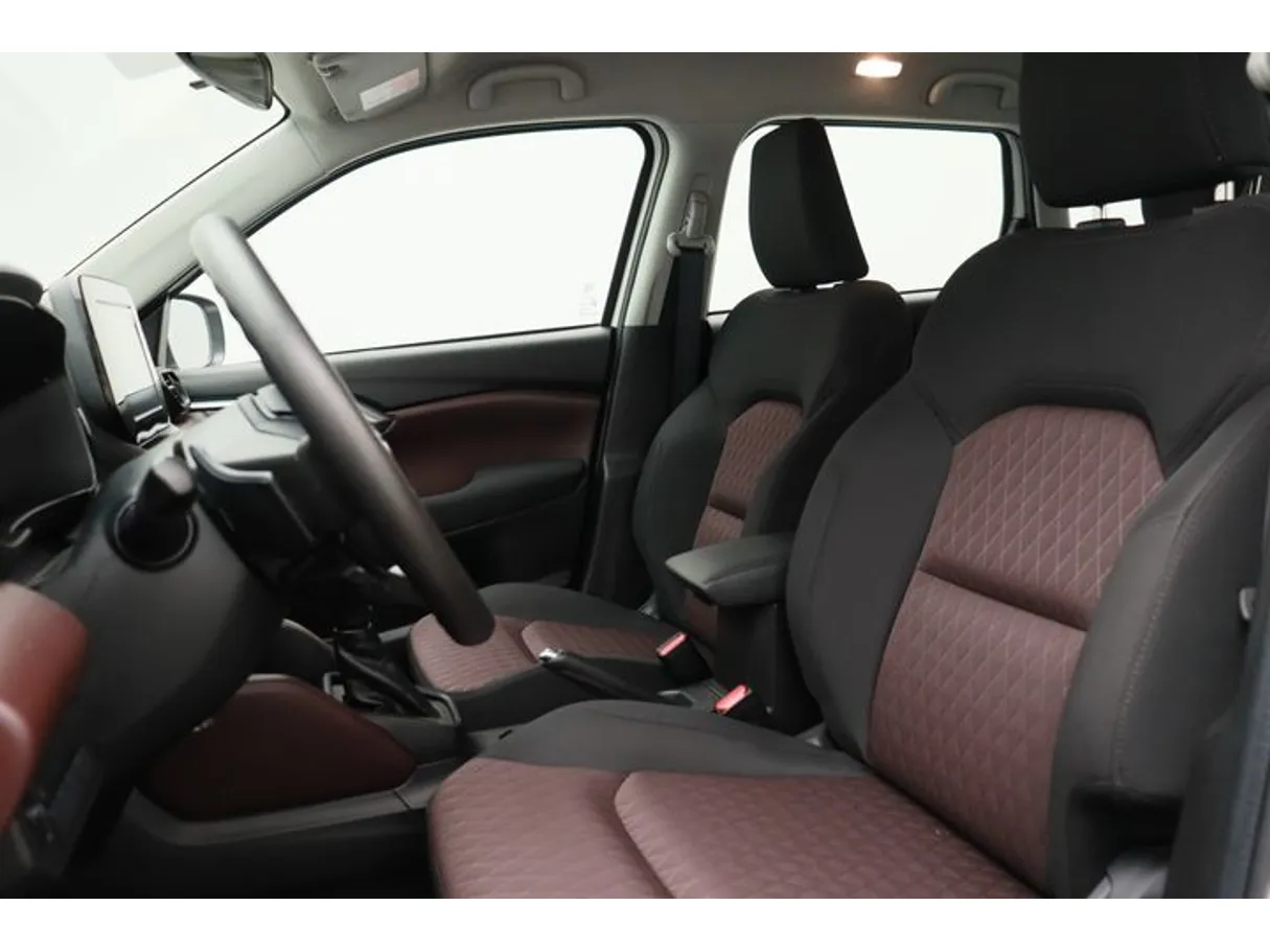 Car image 8