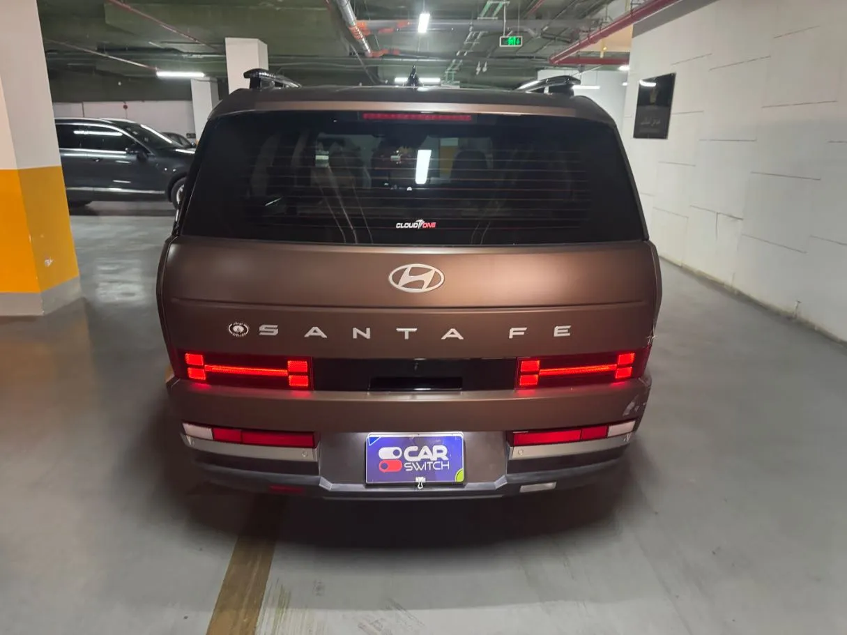 Car image 5