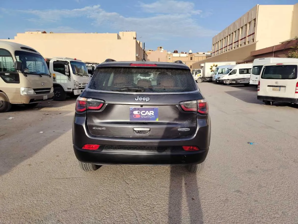 Car image 6