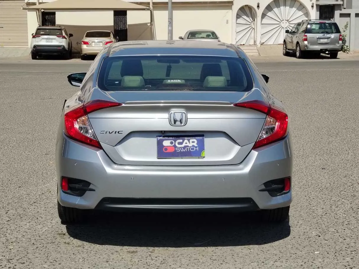 Car image 6