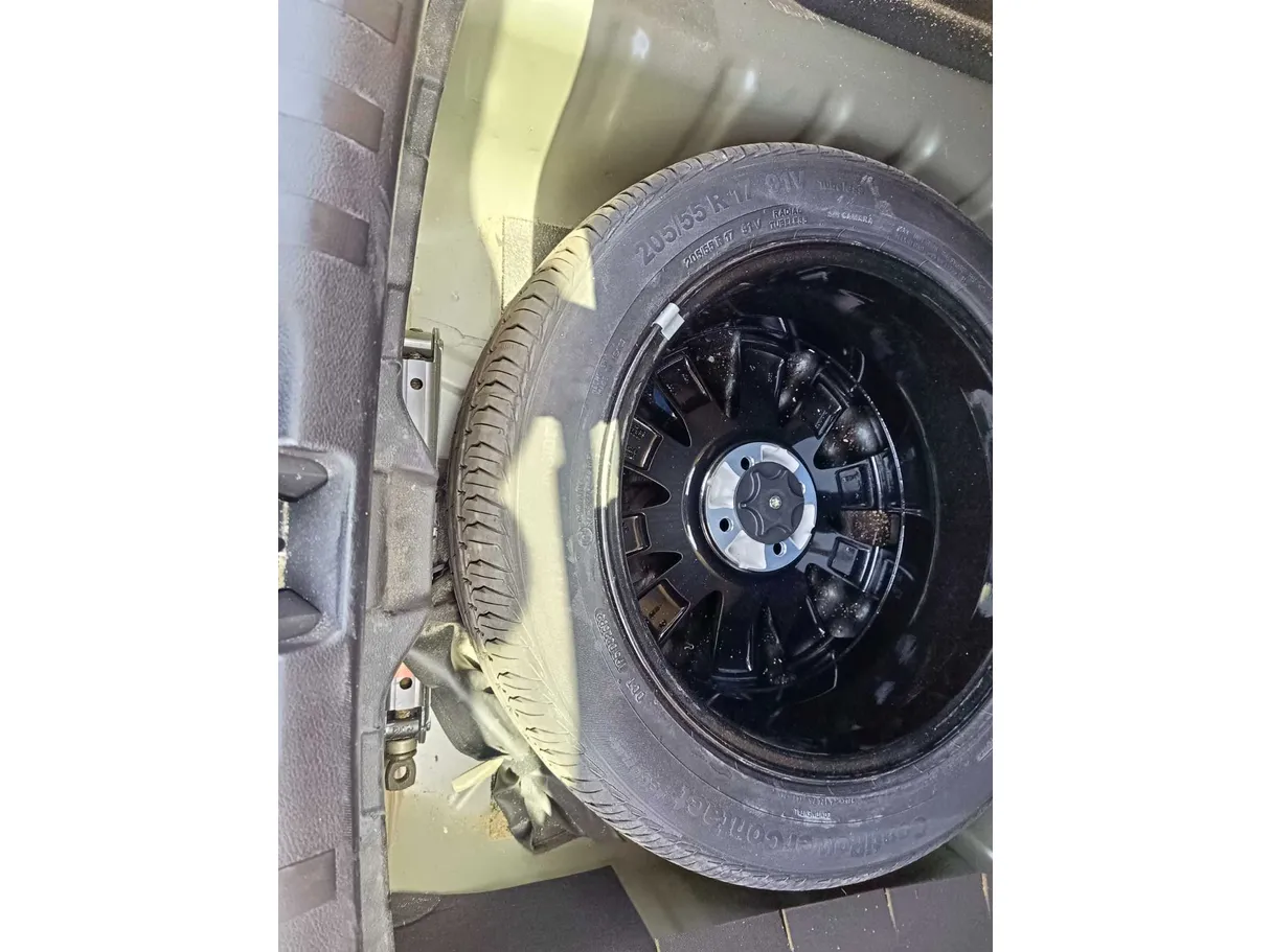 Car image 33