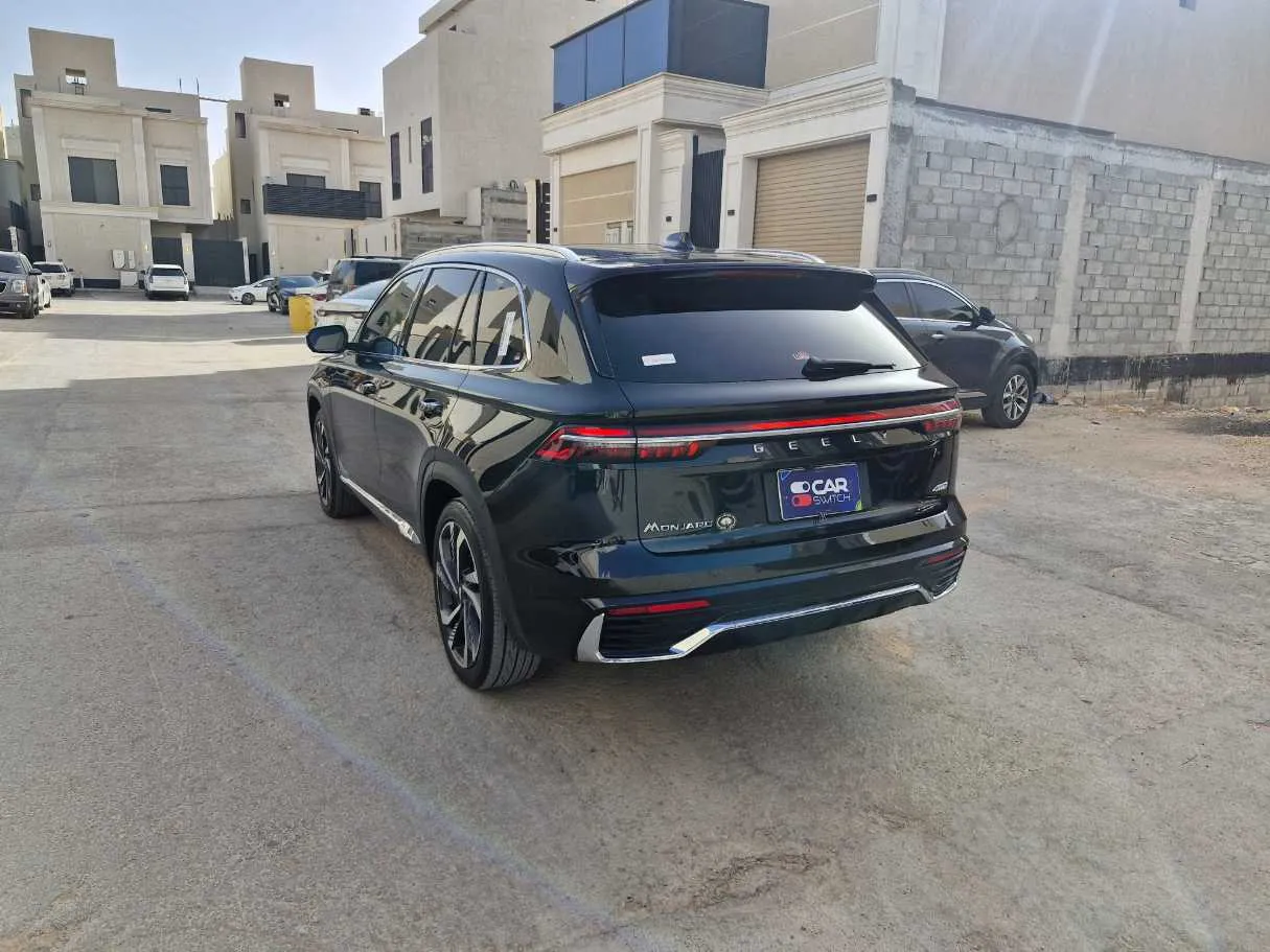 Car image 7