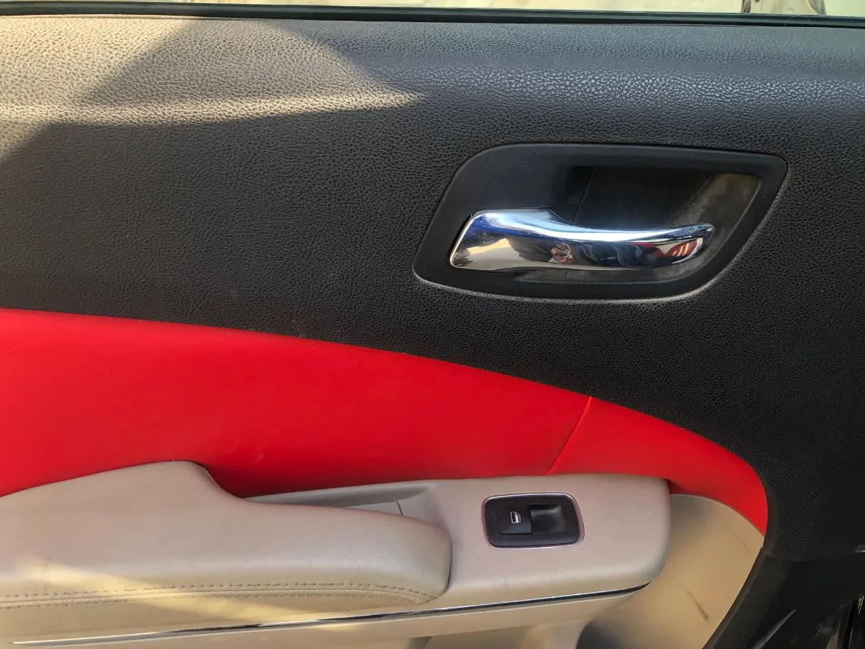 Car image 13