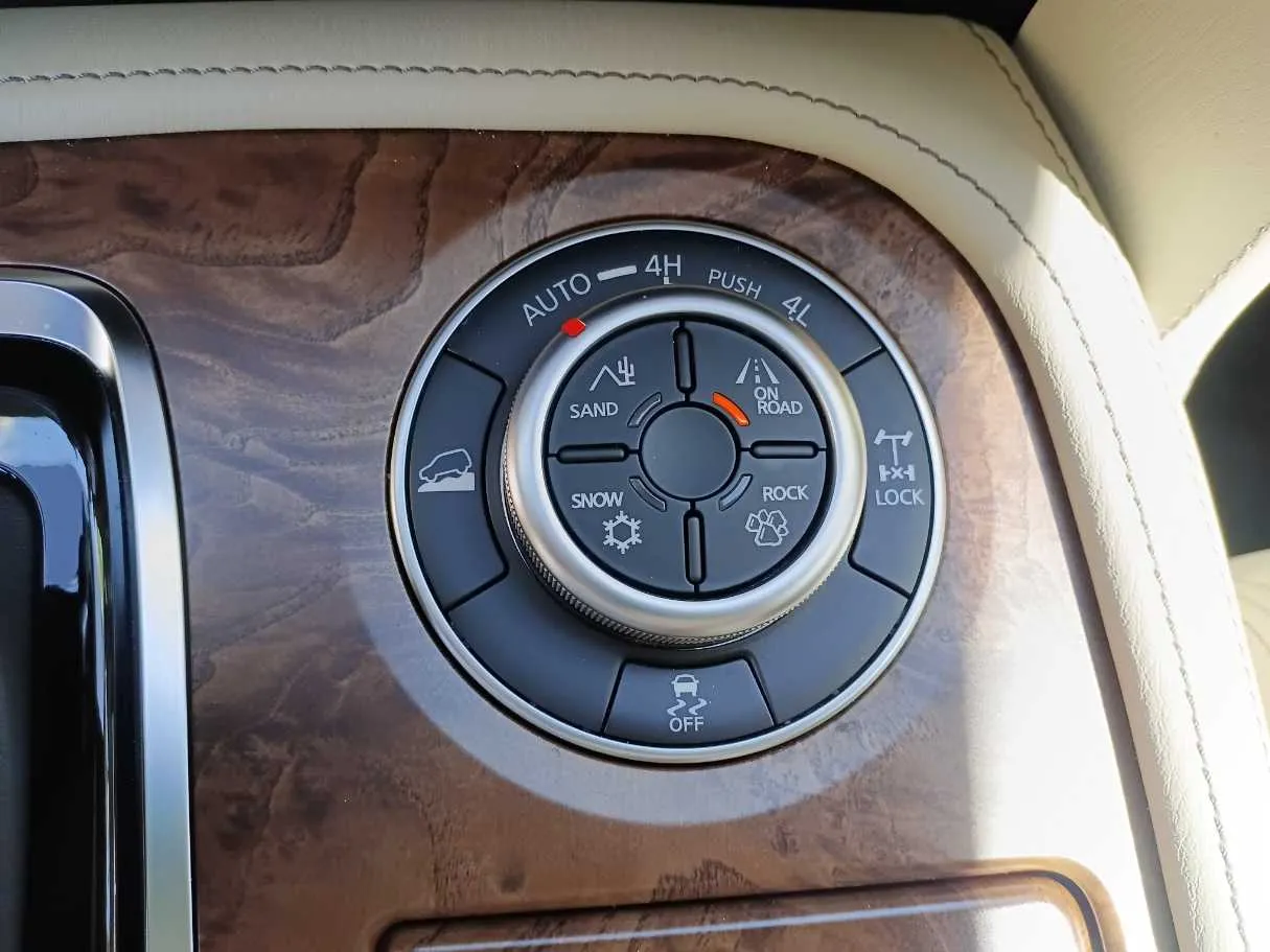 Car image 24