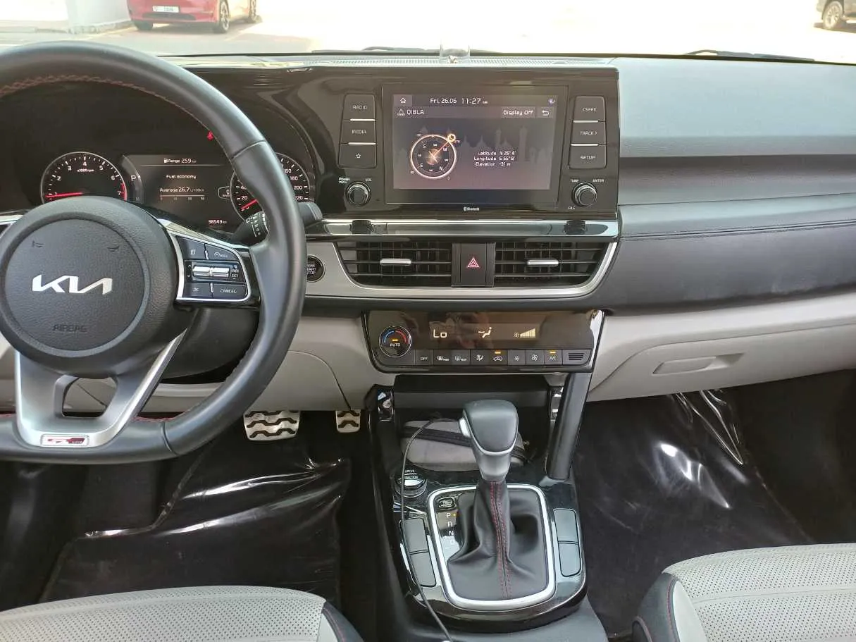 Car image 16