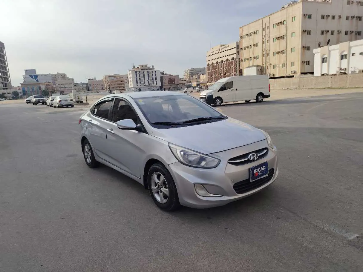 Car image 3