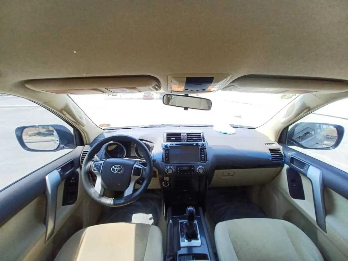 Car image 13