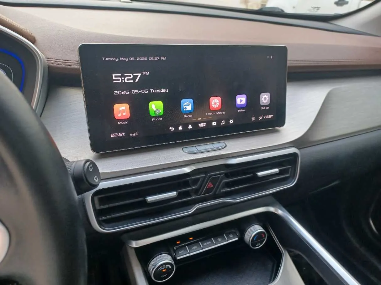 Car image 18