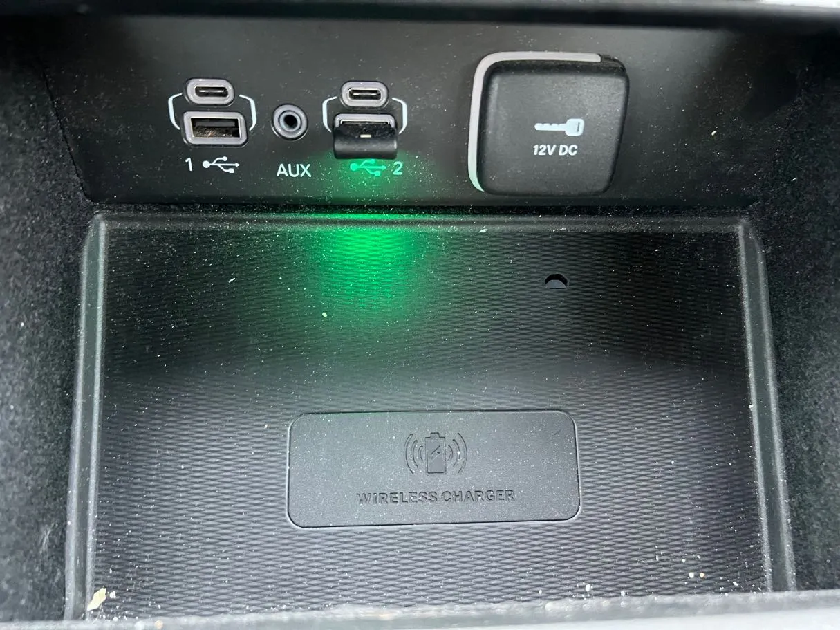 Car image 27