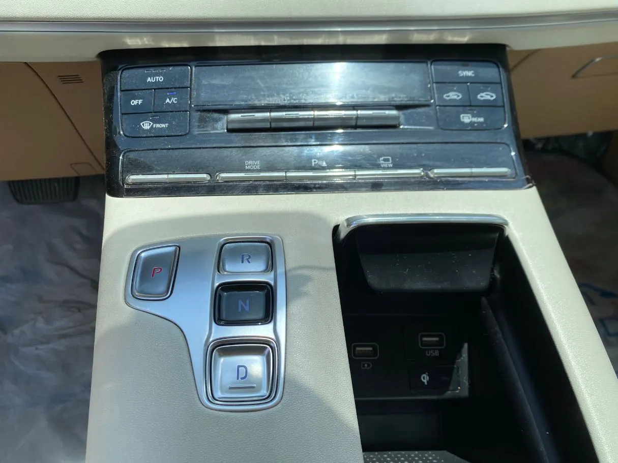 Car image 20