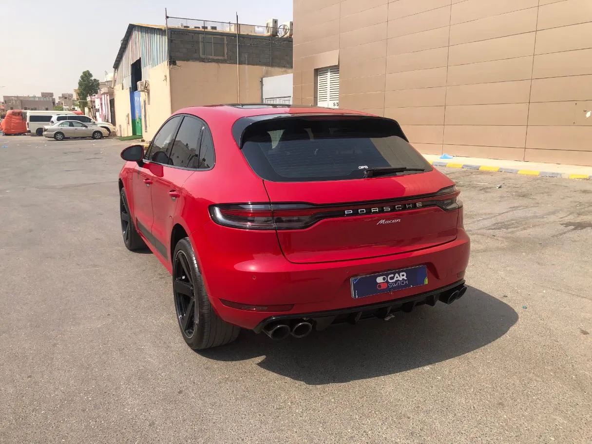 Car image 14
