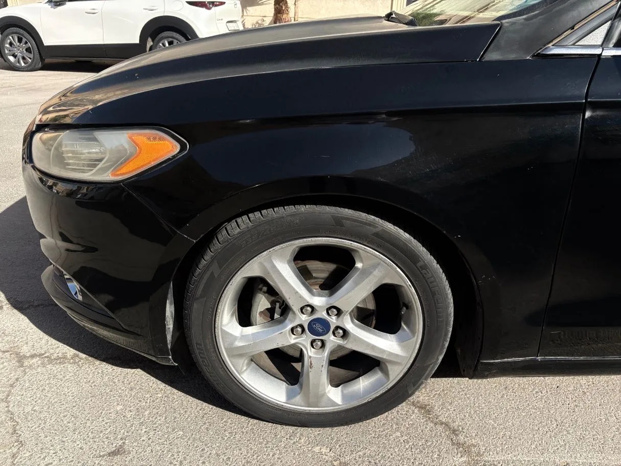 Car image 9
