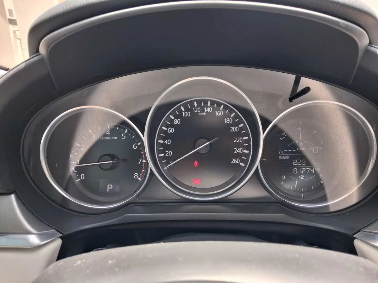 Car image 18