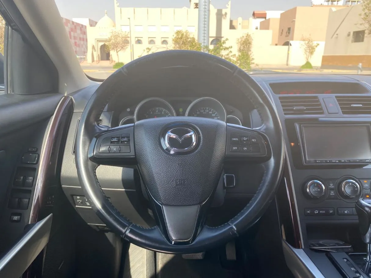 Car image 17
