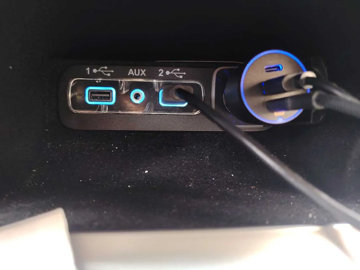 Car image 30