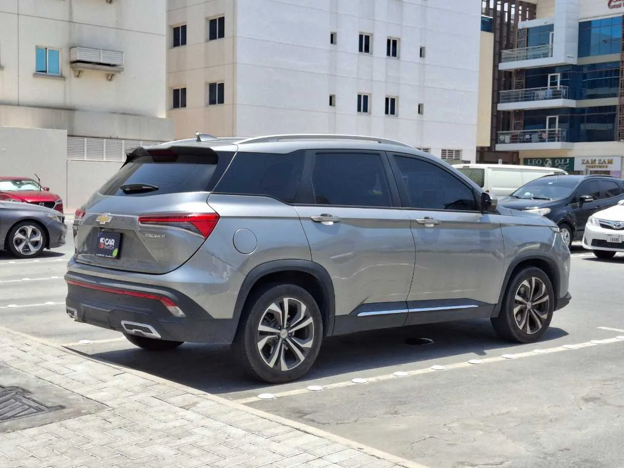 Car image 5
