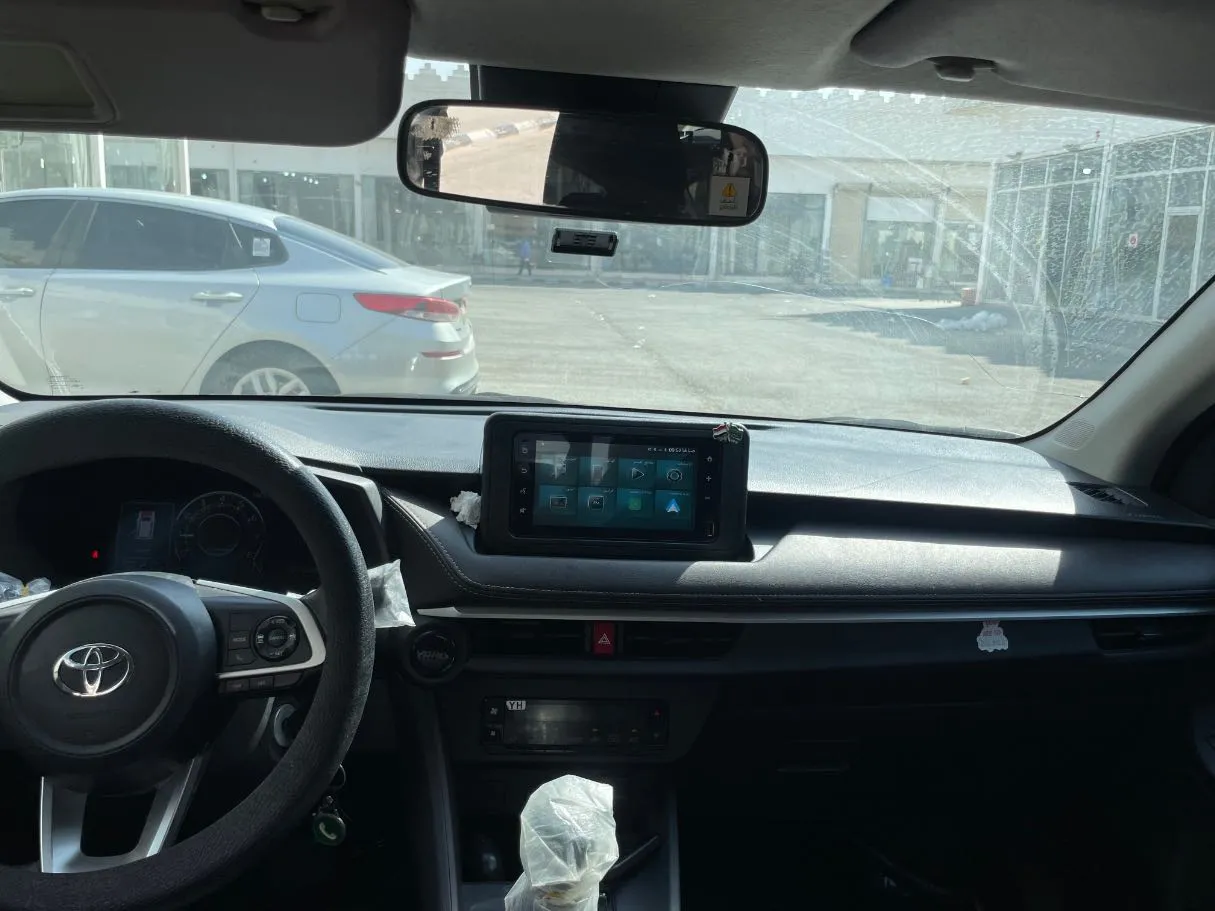 Car image 17