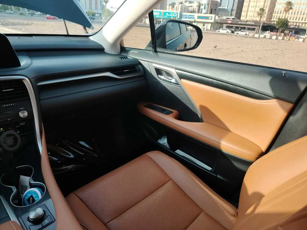 Car image 37