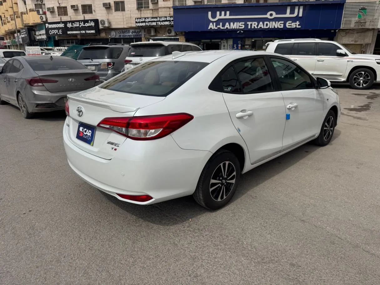 Car image 5