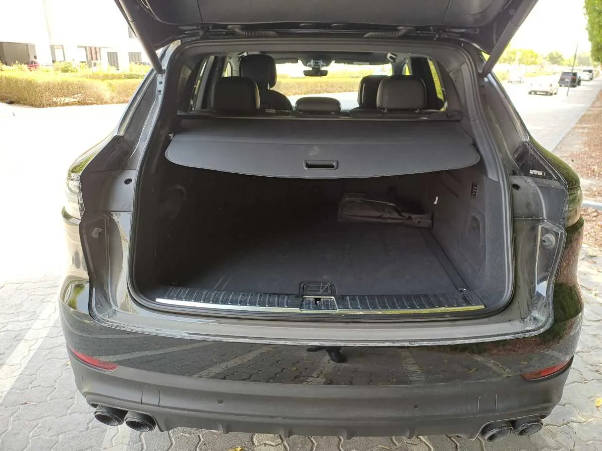 Car image 20